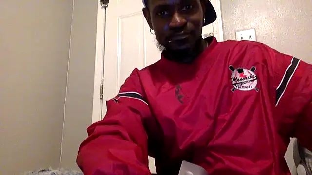 Snapshot of Maculine_Stayr chatting on December 20, 11:01 pm Maculine Stayr online show from December 20, 11:01 pm