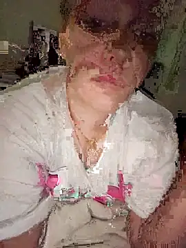 Snapshot of Janefruti chatting on December 4, 5:50 am Janefruti online show from December 4, 5:50 am