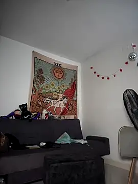 Snapshot of kiaraglam2 chatting on November 24, 1:33 pm kiaraglam2 online show from November 24, 1:33 pm