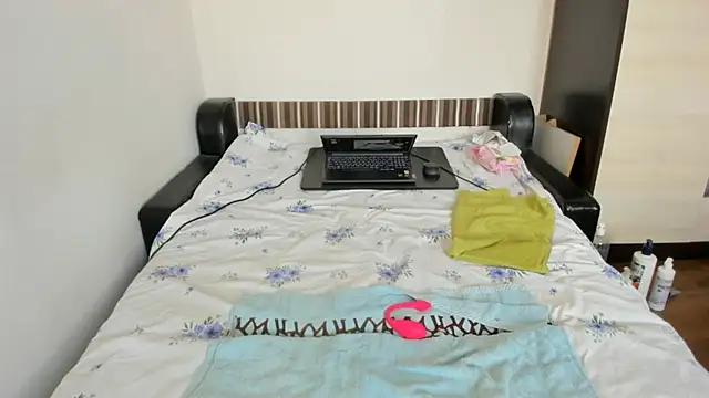 sweet-tinqerbell online show from September 19, 7:21 am