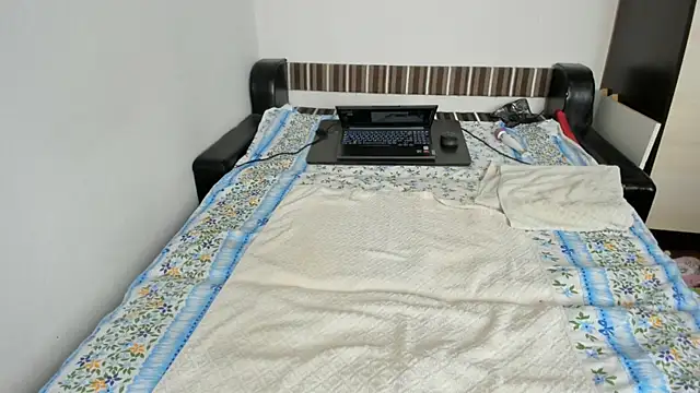 sweet-tinqerbell online show from October 4, 10:35 am