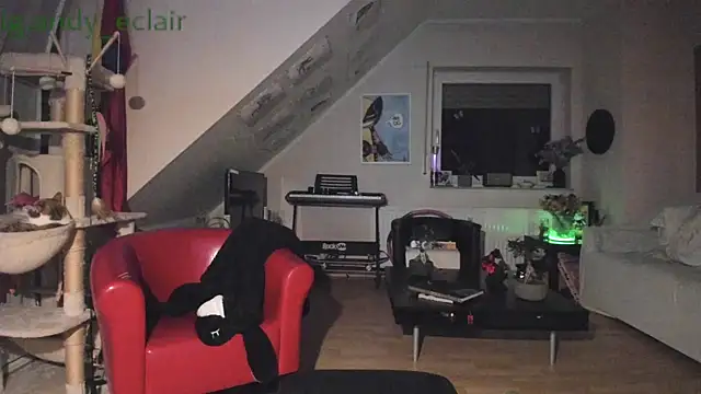 Snapshot of tinny_williams chatting on September 19, 4:14 am tinny williams online show from September 19, 4:14 am