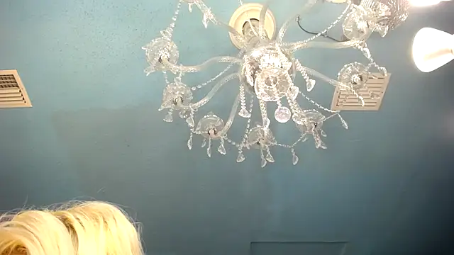 Snapshot of ADRIANNA_FOX chatting on February 20, 10:27 am ADRIANNA FOX online show from February 20, 10:27 am