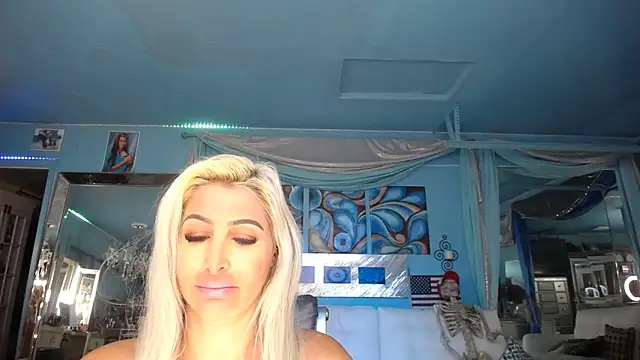 Snapshot of ADRIANNA_FOX chatting on March 1, 8:13 am ADRIANNA FOX online show from March 1, 8:13 am