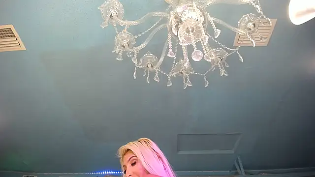 Snapshot of ADRIANNA_FOX chatting on March 18, 10:57 am ADRIANNA FOX online show from March 18, 10:57 am