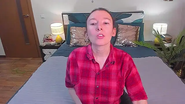 CatherineWalls online show from February 19, 3:35 am