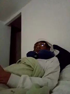 mellow smoke online show from January 18, 10:30 am