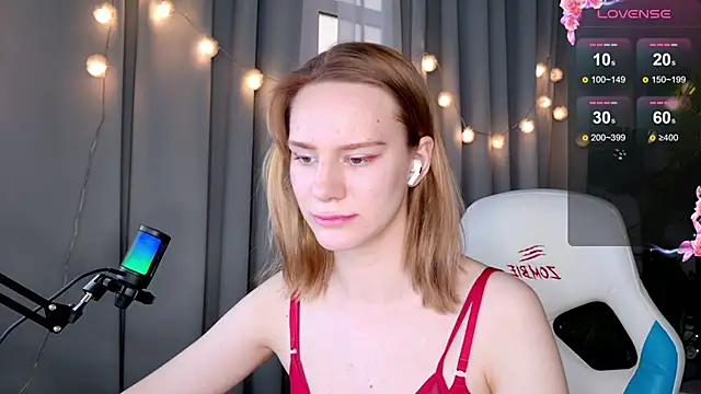 Snapshot of Ramona___ chatting on December 25, 11:33 am Ramona online show from December 25, 11:33 am