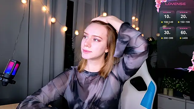 Snapshot of Ramona___ chatting on December 28, 5:44 am Ramona online show from December 28, 5:44 am