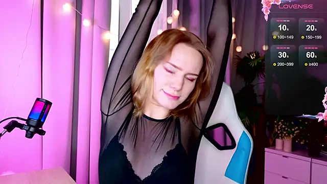 Snapshot of Ramona___ chatting on January 2, 9:22 am Ramona online show from January 2, 9:22 am