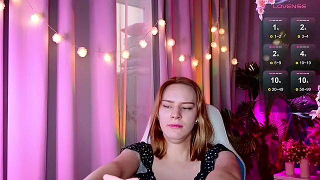 Snapshot of Ramona___ chatting on January 3, 9:25 am Ramona online show from January 3, 9:25 am