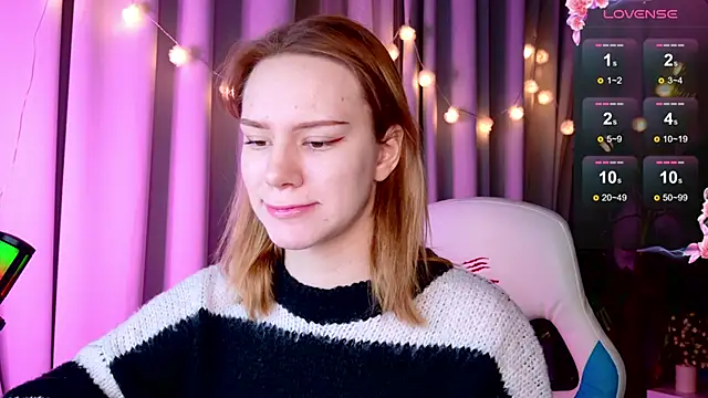 Snapshot of Ramona___ chatting on January 7, 5:33 am Ramona online show from January 7, 5:33 am