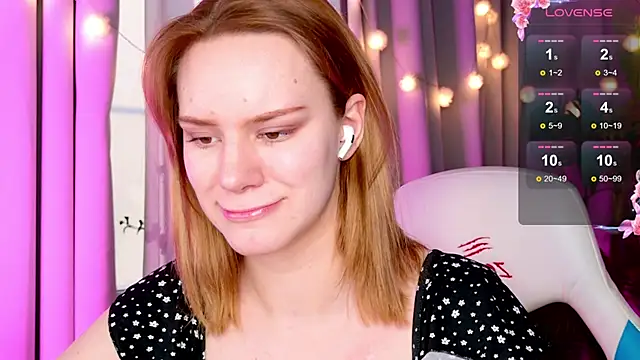 Snapshot of Ramona___ chatting on January 9, 9:27 am Ramona online show from January 9, 9:27 am