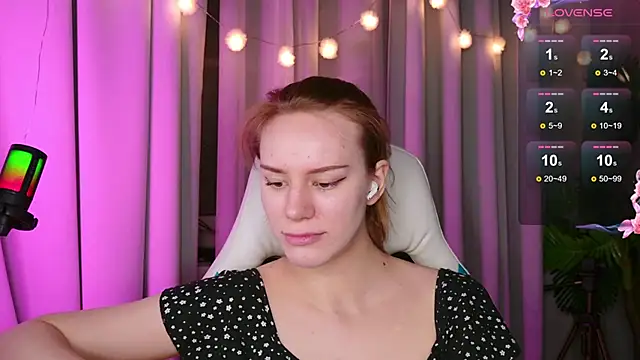 Snapshot of Ramona___ chatting on January 11, 5:41 am Ramona online show from January 11, 5:41 am