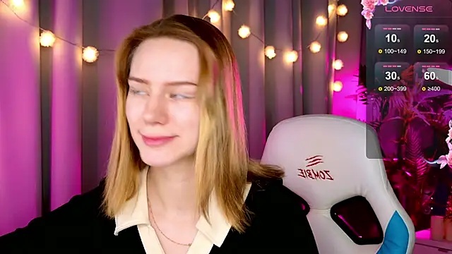 Snapshot of Ramona___ chatting on January 20, 5:48 am Ramona online show from January 20, 5:48 am