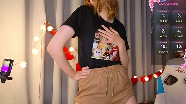 Snapshot of Ramona___ chatting on February 8, 9:46 am Ramona online show from February 8, 9:46 am