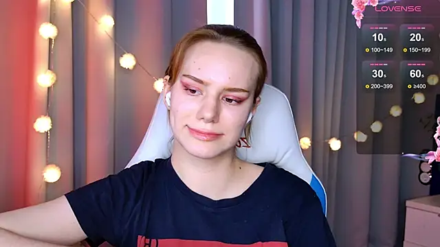 Snapshot of Ramona___ chatting on February 10, 9:47 am Ramona online show from February 10, 9:47 am