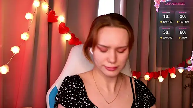 Snapshot of Ramona___ chatting on February 14, 9:34 am Ramona online show from February 14, 9:34 am