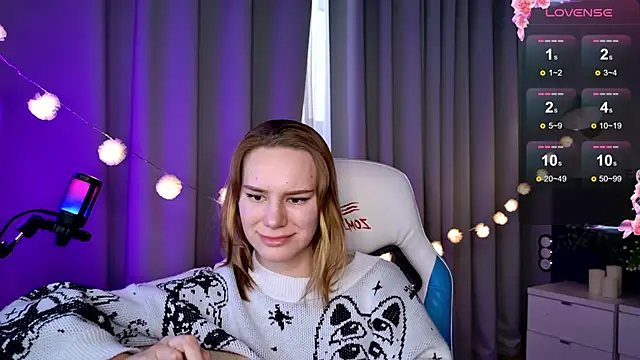 Snapshot of Ramona___ chatting on March 2, 11:50 am Ramona online show from March 2, 11:50 am