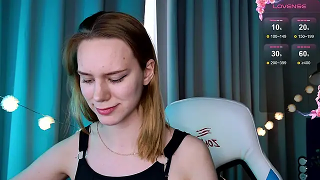 Snapshot of Ramona___ chatting on March 4, 12:44 pm Ramona online show from March 4, 12:44 pm