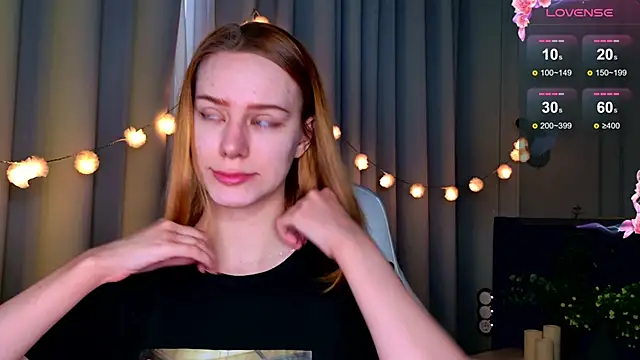 Snapshot of Ramona___ chatting on March 12, 5:46 am Ramona online show from March 12, 5:46 am