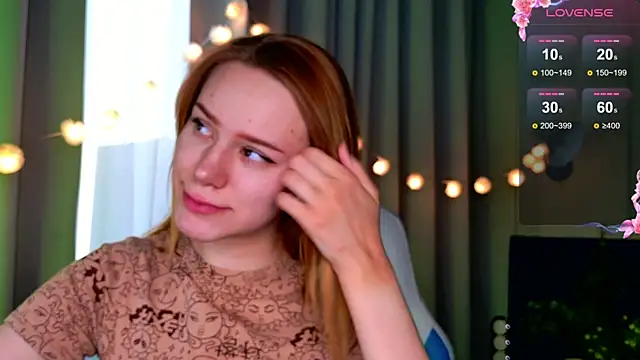 Snapshot of Ramona___ chatting on March 13, 9:43 am Ramona online show from March 13, 9:43 am