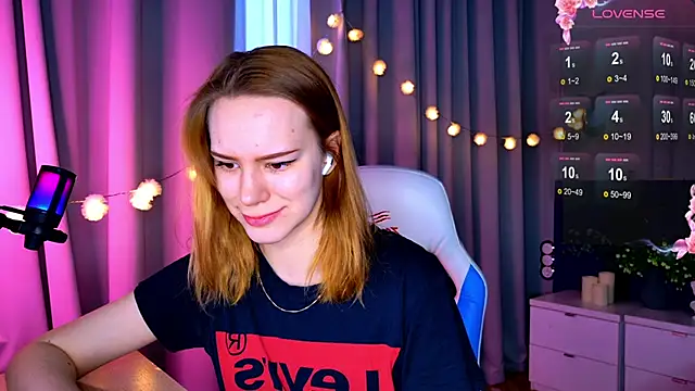 Snapshot of Ramona___ chatting on March 15, 6:14 am Ramona online show from March 15, 6:14 am