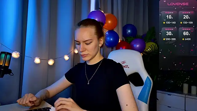 Snapshot of Ramona___ chatting on September 9, 6:02 am Ramona online show from September 9, 6:02 am