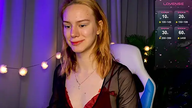 Snapshot of Ramona___ chatting on September 13, 5:51 am Ramona online show from September 13, 5:51 am