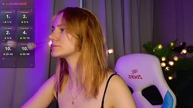 Snapshot of Ramona___ chatting on September 19, 5:53 am Ramona online show from September 19, 5:53 am