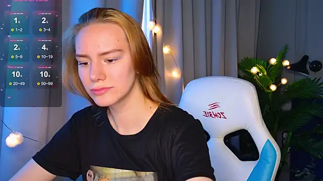 Snapshot of Ramona___ chatting on October 3, 6:10 am Ramona online show from October 3, 6:10 am