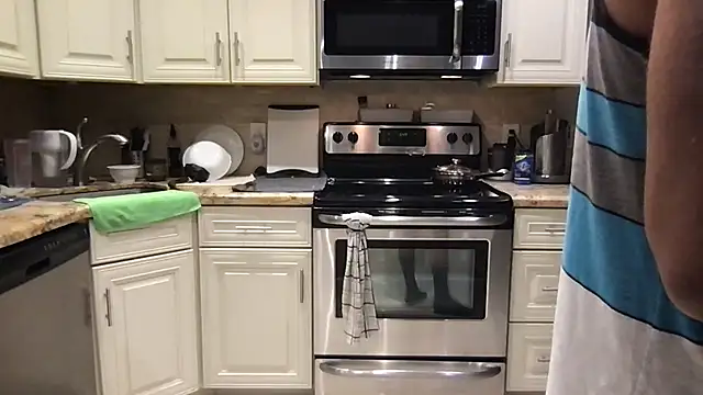 BigGuyMuscle online show from November 5, 9:48 pm