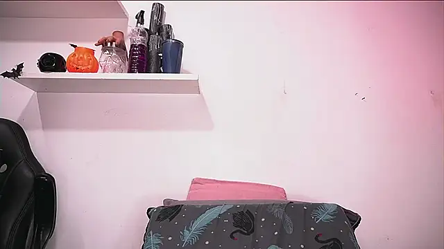 Snapshot of alexaa_walker chatting on October 29, 11:45 am alexaa walker online show from October 29, 11:45 am