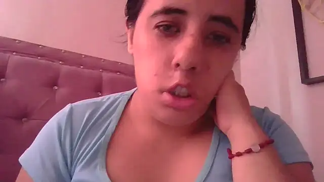 annarose19 online show from December 18, 5:30 pm