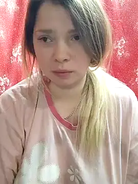 Snapshot of Zuli_Kiska chatting on December 13, 8:47 pm Zuli Kiska online show from December 13, 8:47 pm