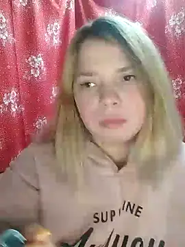 Snapshot of Zuli_Kiska chatting on December 22, 8:58 pm Zuli Kiska online show from December 22, 8:58 pm