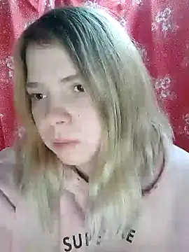 Snapshot of Zuli_Kiska chatting on December 25, 8:17 pm Zuli Kiska online show from December 25, 8:17 pm