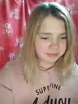 Snapshot of Zuli_Kiska chatting on December 27, 7:57 pm Zuli Kiska online show from December 27, 7:57 pm