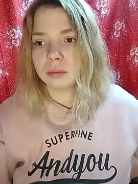 Snapshot of Zuli_Kiska chatting on December 28, 11:41 am Zuli Kiska online show from December 28, 11:41 am