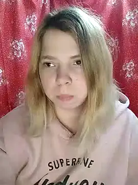 Snapshot of Zuli_Kiska chatting on January 2, 7:18 pm Zuli Kiska online show from January 2, 7:18 pm