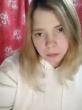 Snapshot of Zuli_Kiska chatting on January 18, 8:19 pm Zuli Kiska online show from January 18, 8:19 pm