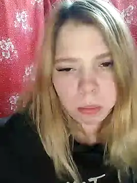 Snapshot of Zuli_Kiska chatting on February 4, 8:38 pm Zuli Kiska online show from February 4, 8:38 pm