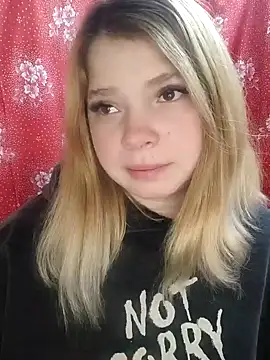 Snapshot of Zuli_Kiska chatting on February 5, 8:25 pm Zuli Kiska online show from February 5, 8:25 pm