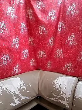 Snapshot of Zuli_Kiska chatting on September 30, 11:15 am Zuli Kiska online show from September 30, 11:15 am