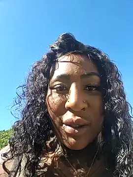 Snapshot of JosyBlack chatting on February 9, 11:36 am JosyBlack online show from February 9, 11:36 am