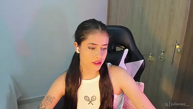 iriswest  online show from January 13, 12:51 am