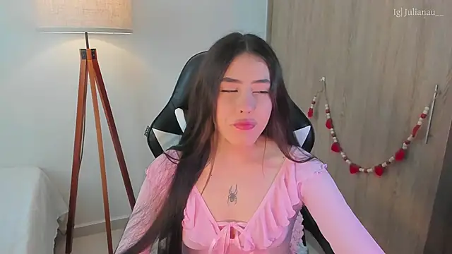 iriswest  online show from February 14, 10:47 pm