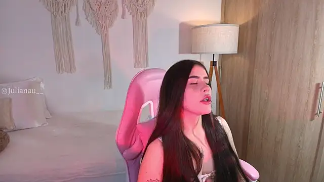 iriswest  online show from December 3, 12:07 am