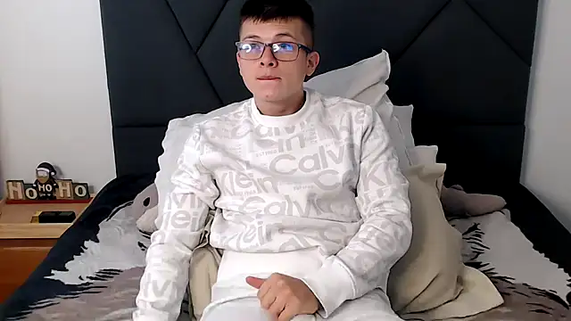 MathewCollin online show from February 3, 12:25 pm