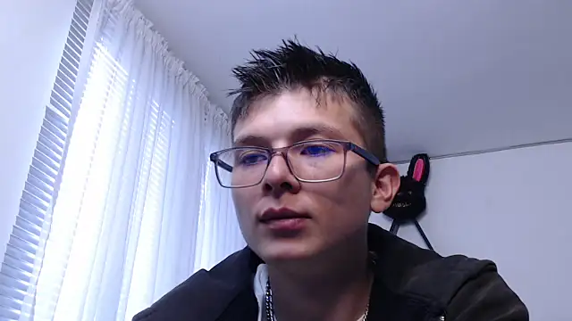 MathewCollin online show from March 8, 8:35 pm